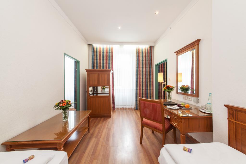 Novum Hotel Cristall Wien Messe エクステリア 写真