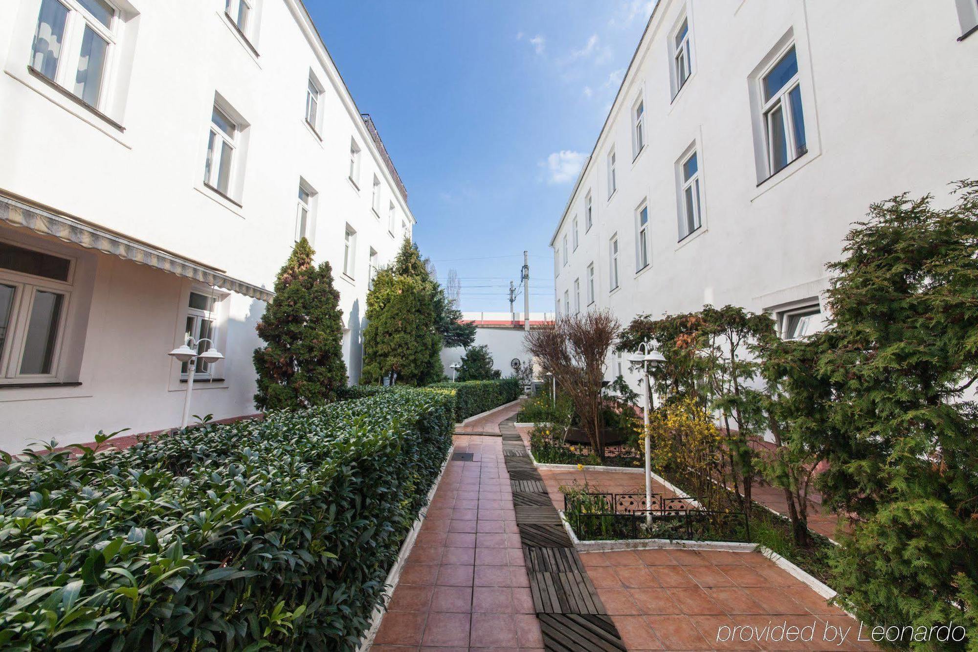 Novum Hotel Cristall Wien Messe エクステリア 写真